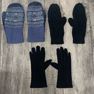 Blue and Black Winter Gloves Set